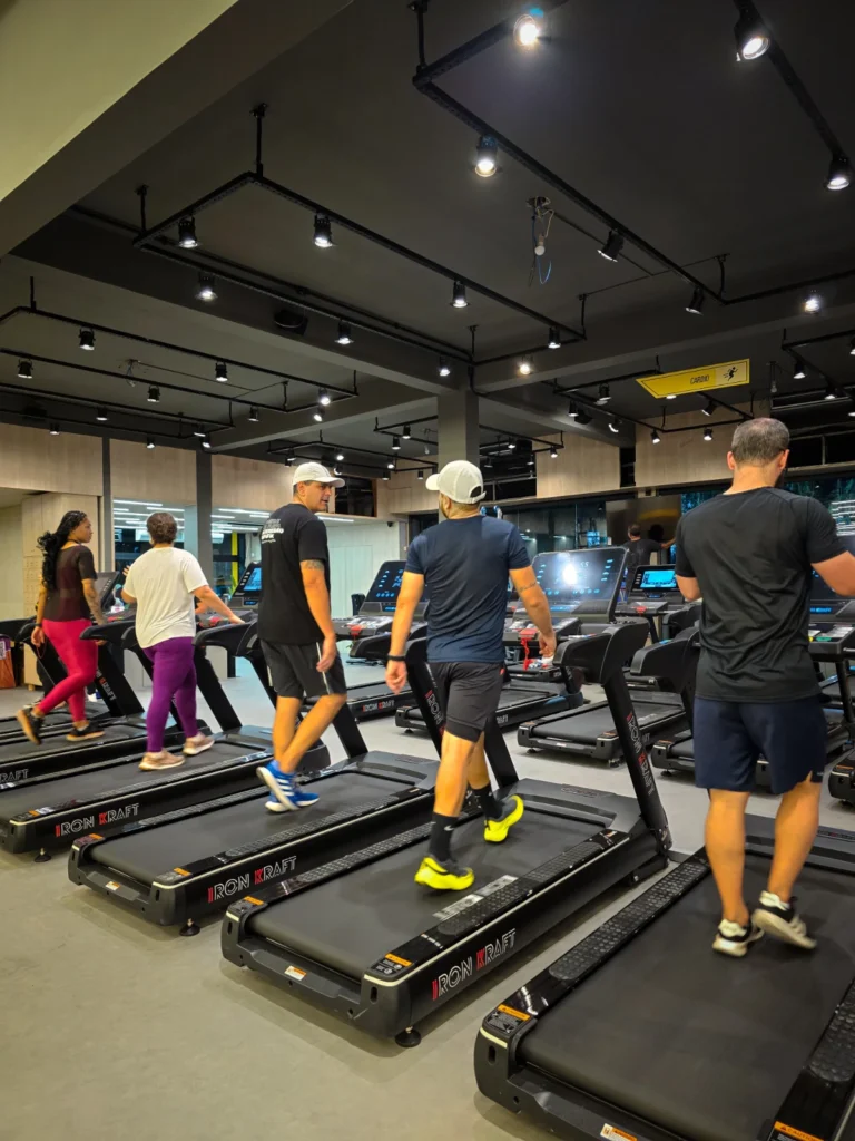 Academia XTRACK Pindamonhangaba equipada pela Iron Kraft
